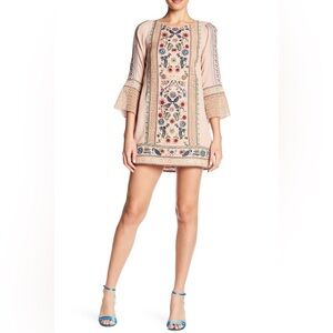 🩷HP🩷 Alice + Olivia Gabriel Embroidered Crochet  Blush Pink Tunic Dress